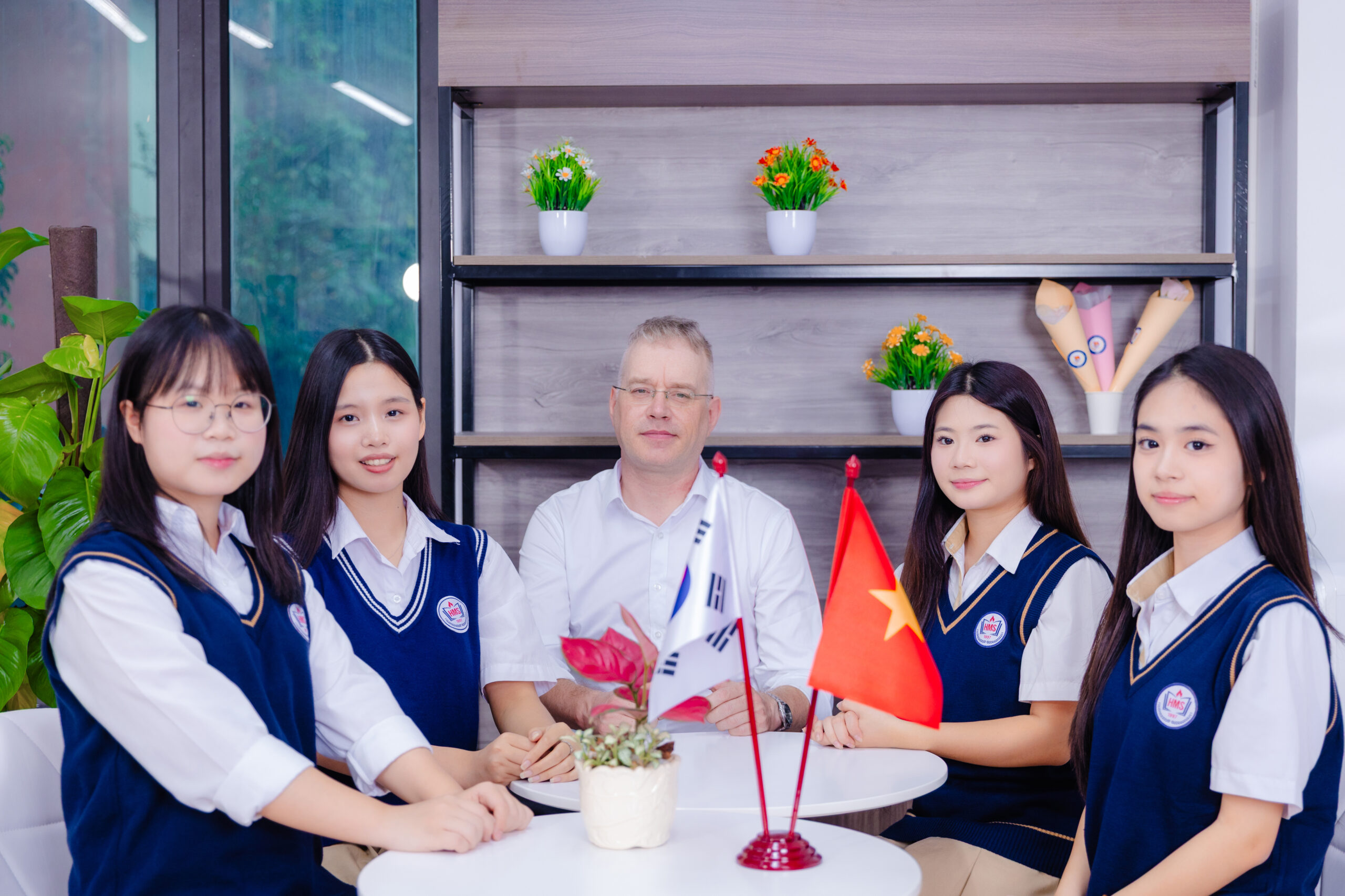 Trang chủ Trường THPT Hoàng Mai